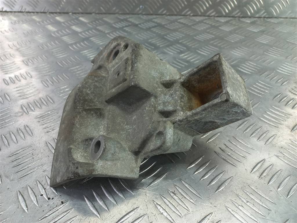 кронштейн двигателя (двс) Renault Kangoo  8200068255, 2700 рублей, Москва