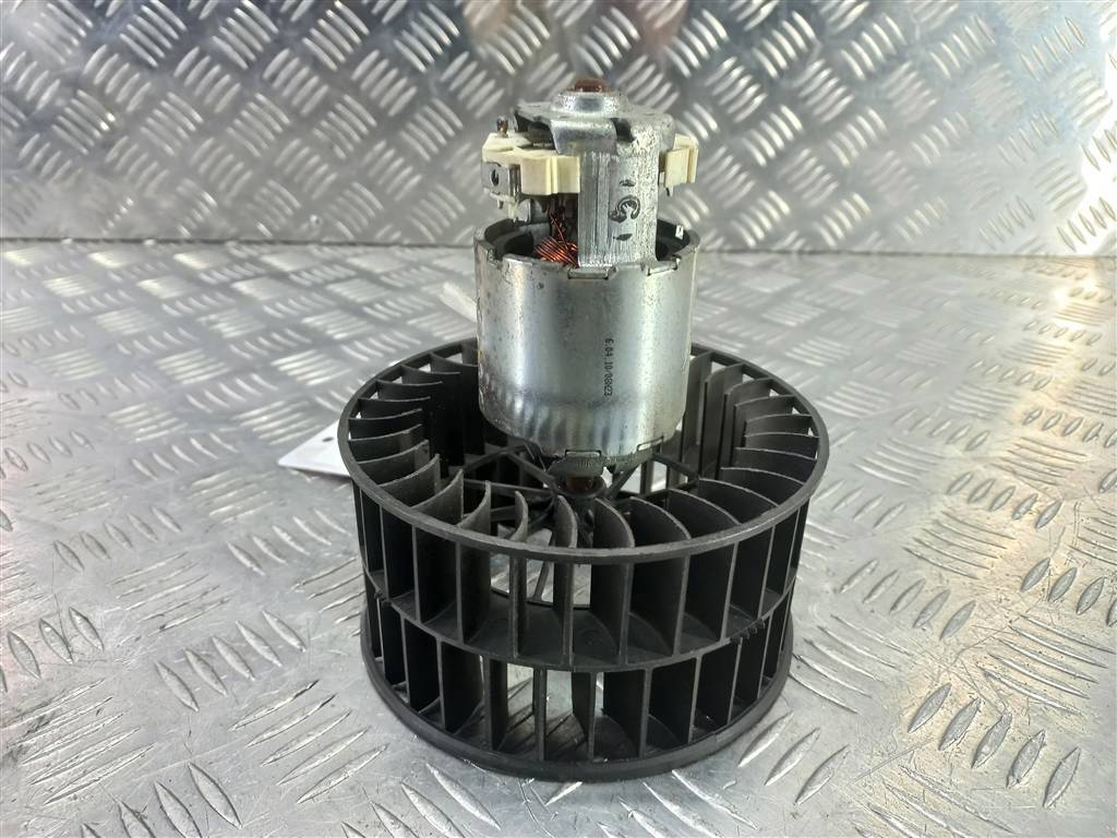 моторчик отопителя Renault Kangoo  7701203257, 3279 рублей, Москва