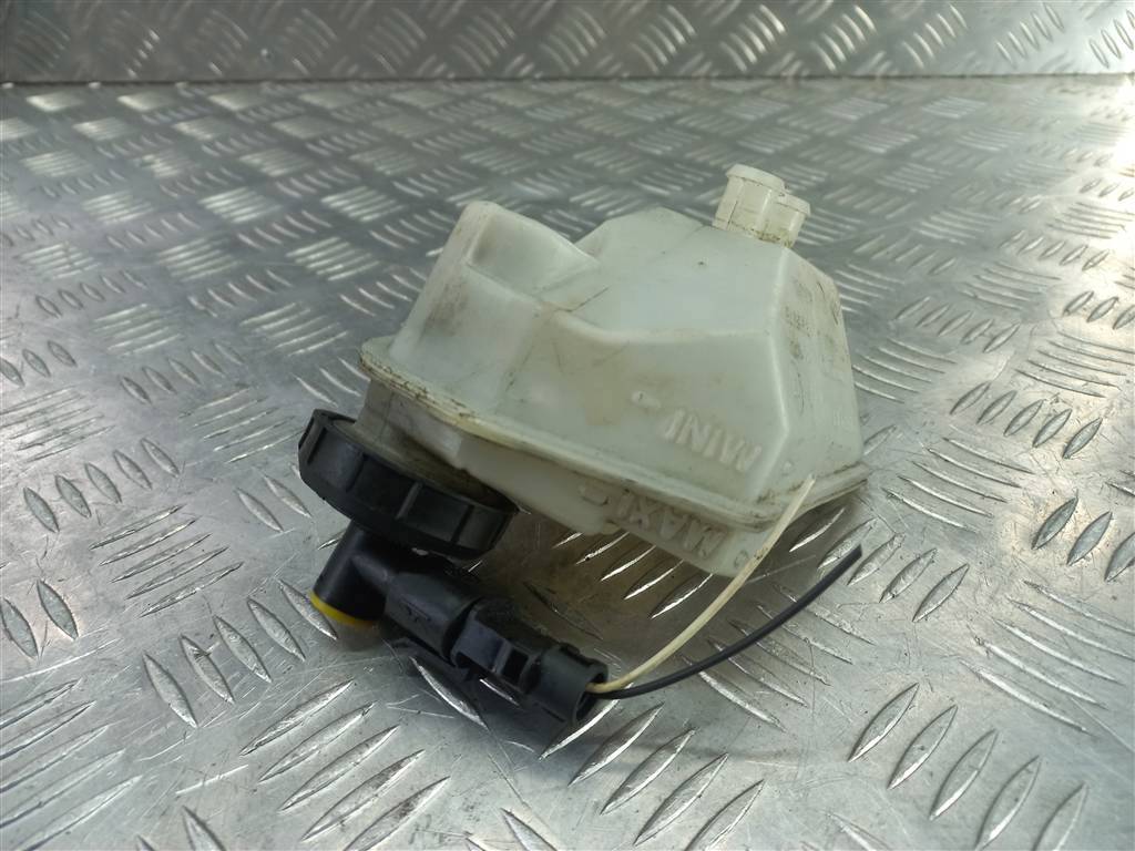 бачок тормозной Renault Kangoo  8200058191, 2130 рублей, Москва