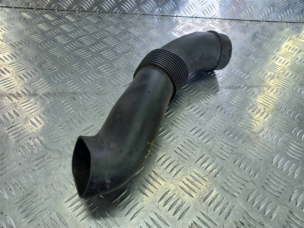 патрубок воздушный (пластик) FORD Transit  1820068, 2470 рублей, Москва