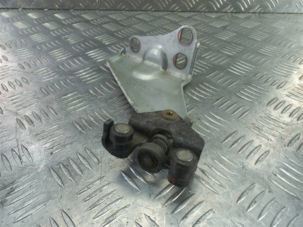 ролик двери сдвижной Renault Kangoo  8200208767, 2130 рублей, Москва