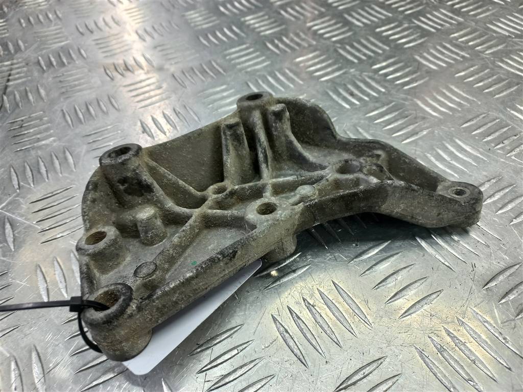 кронштейн коллектора MERCEDES-BENZ Vito  A6510940039, 750 рублей, Москва