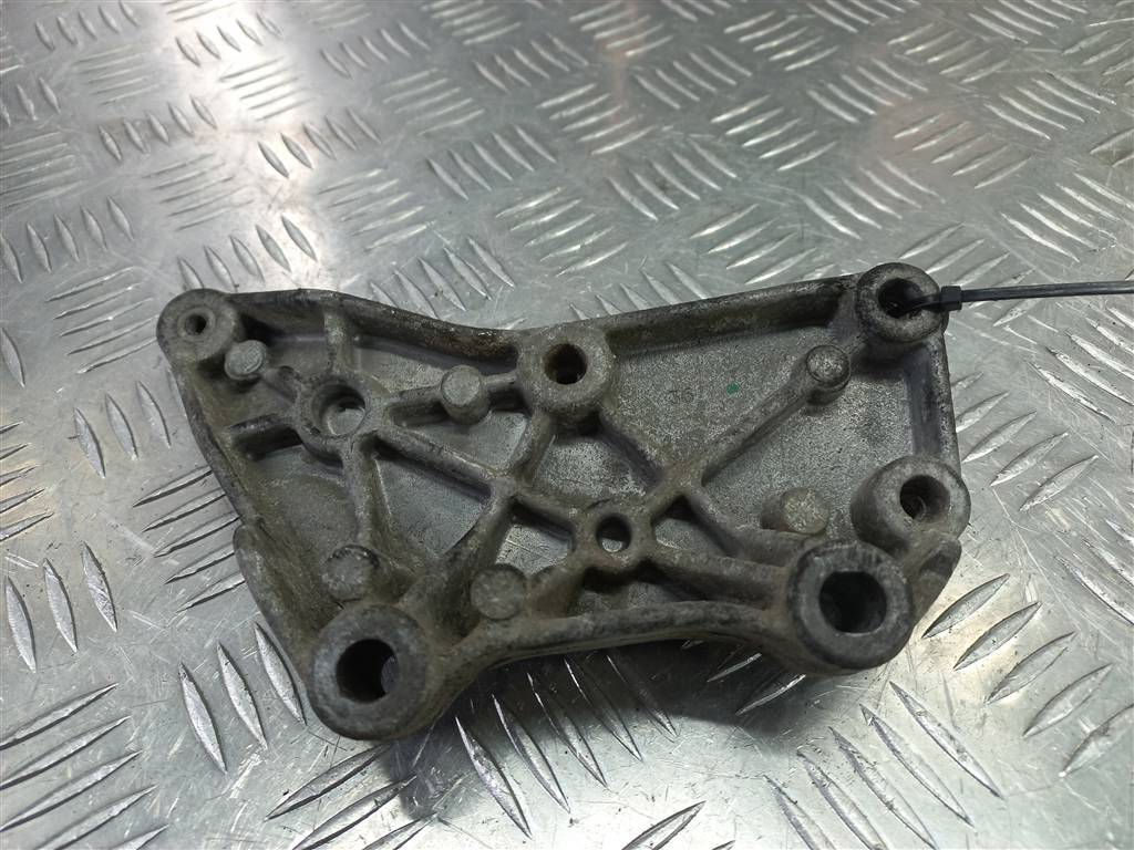 кронштейн коллектора MERCEDES-BENZ Vito  A6510940039, 750 рублей, Москва