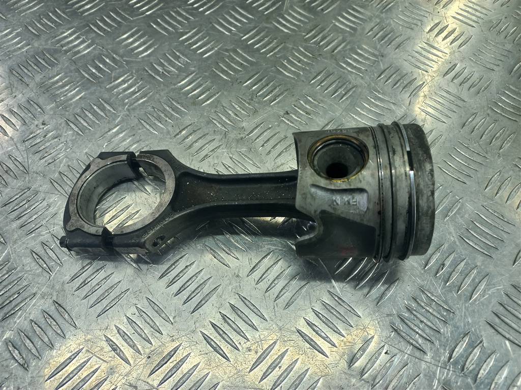 поршень MERCEDES-BENZ Vito  A6510301017, 6150 рублей, Москва