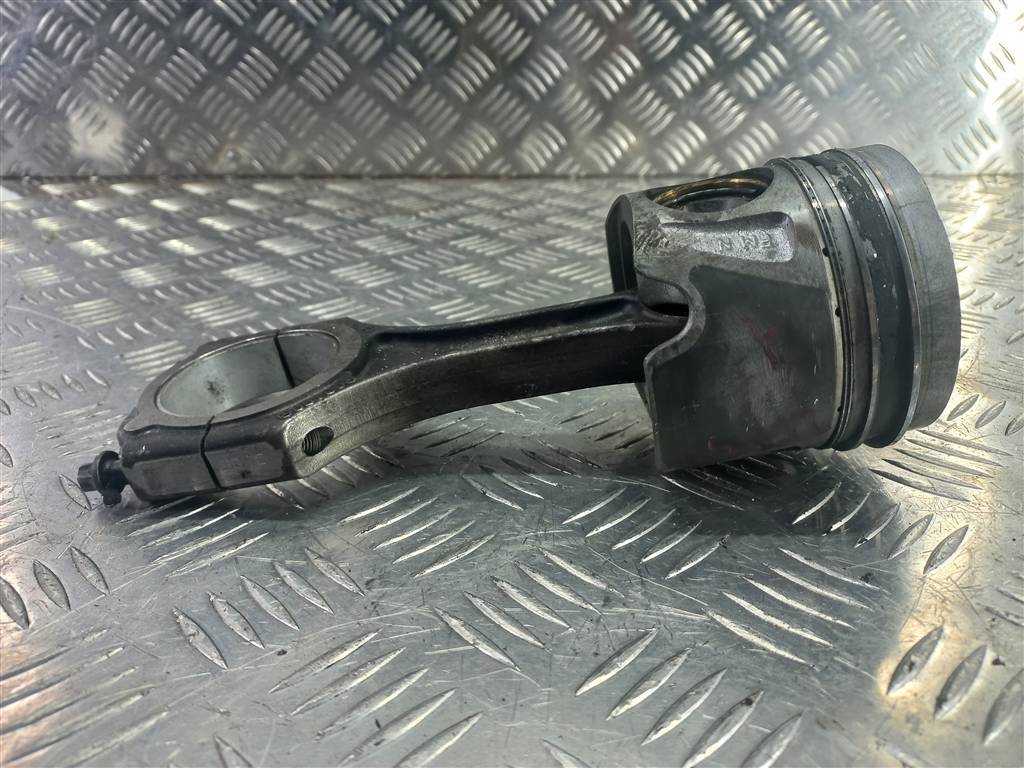 поршень MERCEDES-BENZ Vito  A6510301017, 6150 рублей, Москва