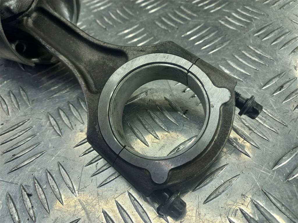 поршень MERCEDES-BENZ Vito  A6510301017, 6150 рублей, Москва