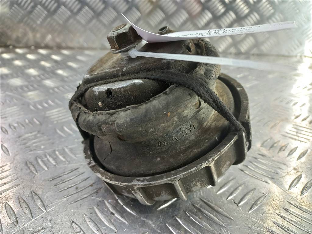 подушка двигателя (опора двс) MERCEDES-BENZ Vito  A6392410413, 2130 рублей, Москва