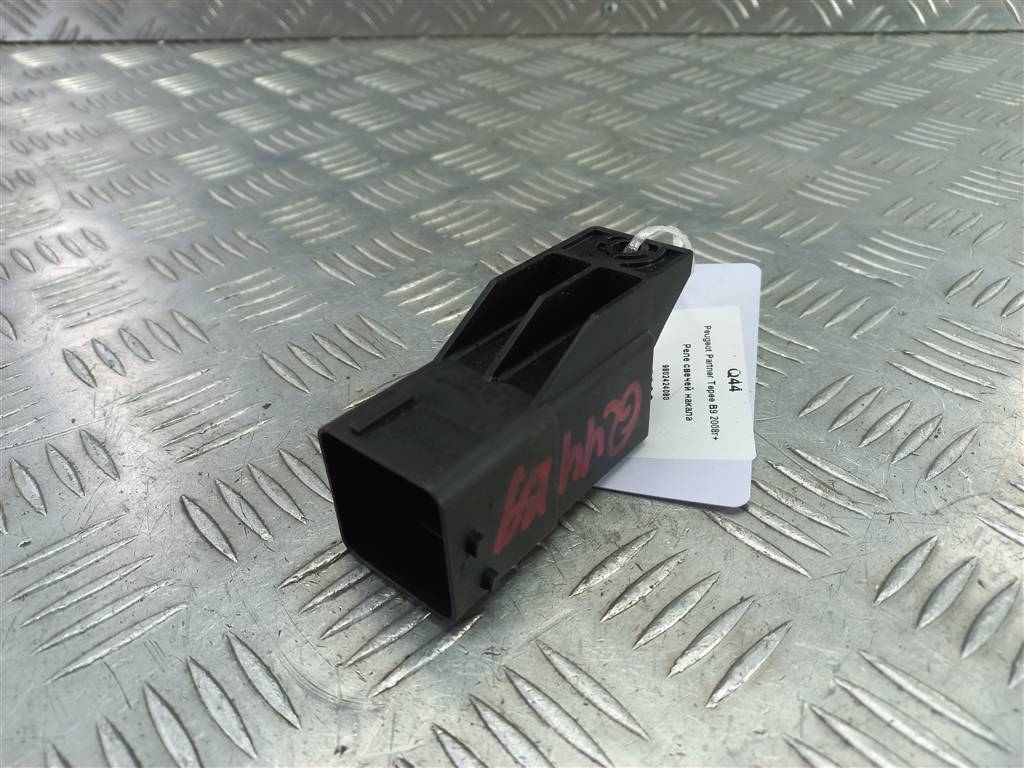 реле свечей накала Peugeot Partner  9802424080, 3620 рублей, Москва