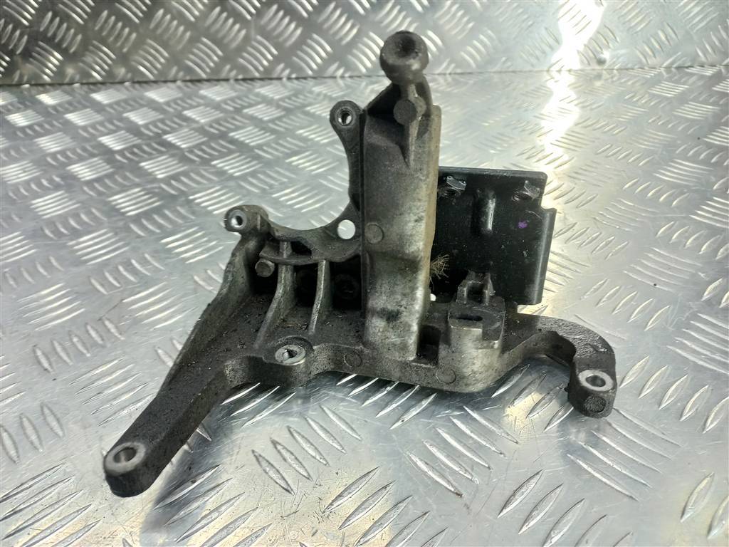 кронштейн коллектора FORD Tourneo Connect  1839862, 1550 рублей, Москва