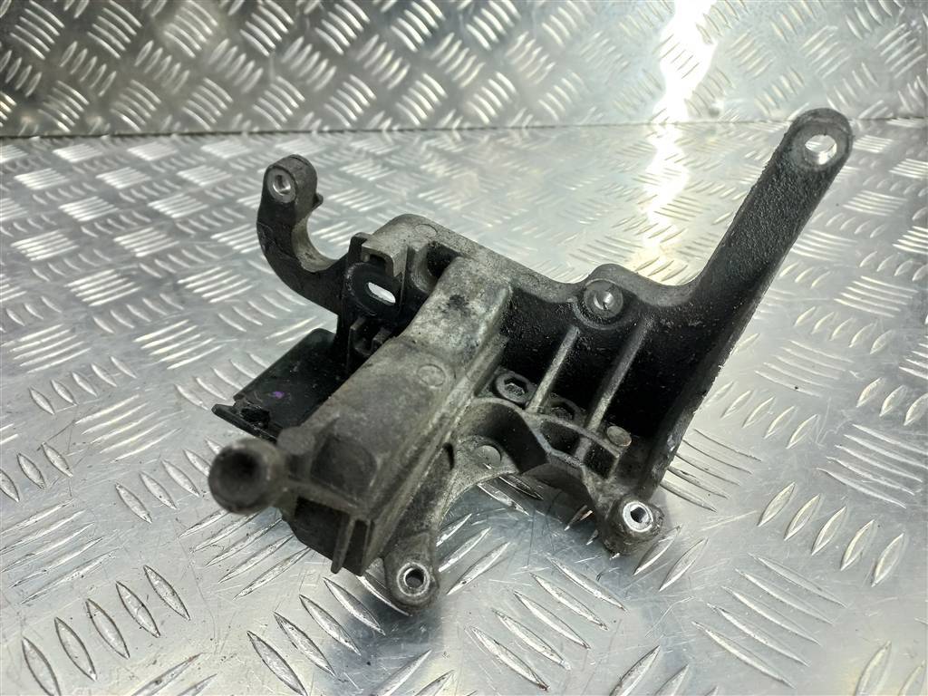 кронштейн коллектора FORD Tourneo Connect  1839862, 1550 рублей, Москва