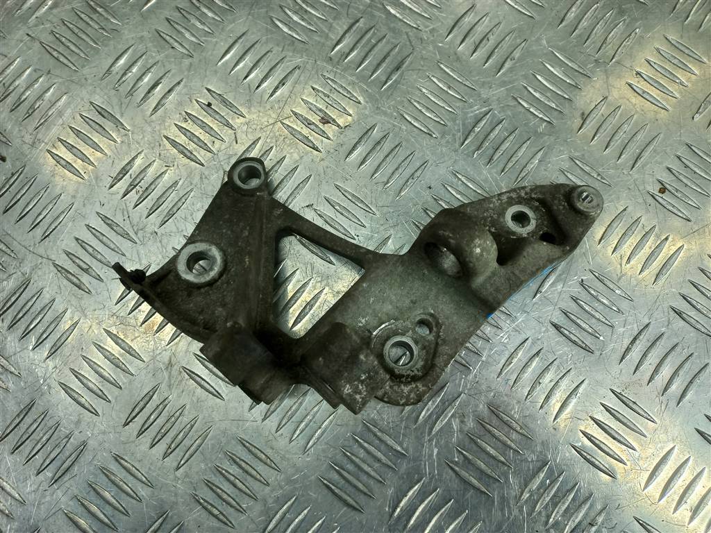 кронштейн генератора FORD Tourneo Connect  1479827, 980 рублей, Москва