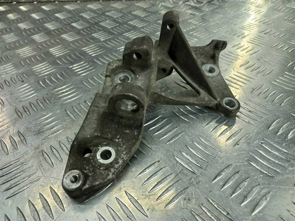 кронштейн генератора FORD Tourneo Connect  1479827, 980 рублей, Москва