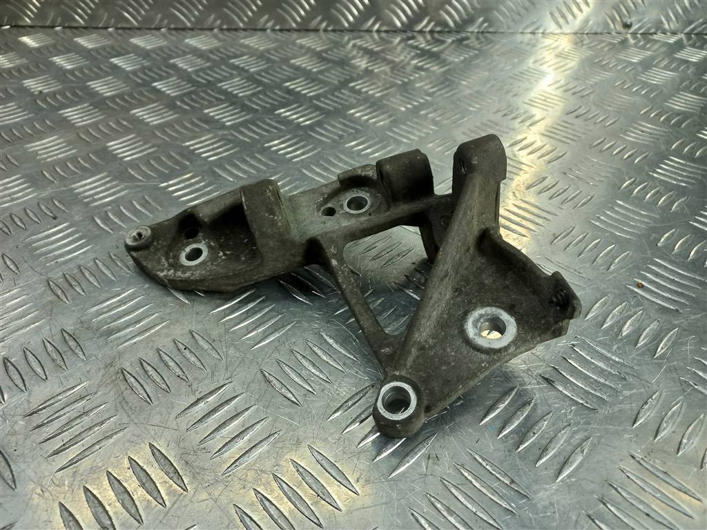 кронштейн генератора FORD Tourneo Connect  1479827, 980 рублей, Москва