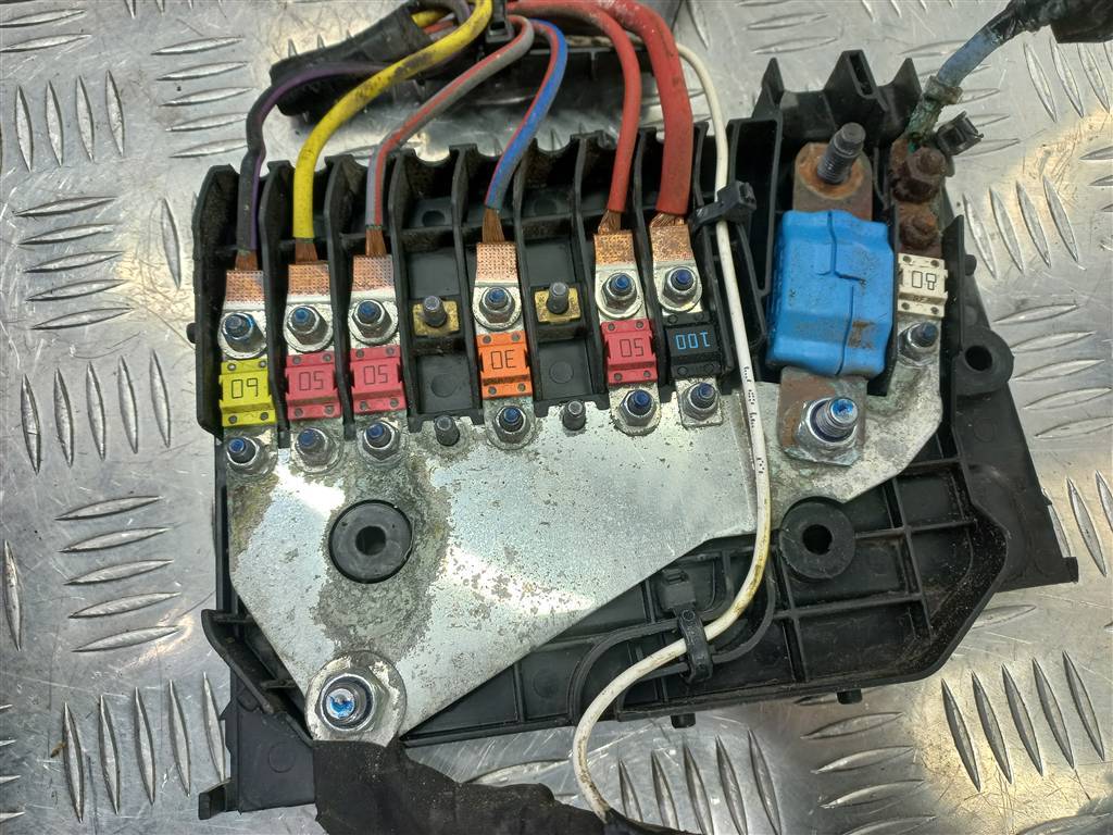 блок предохранителей FORD Tourneo Connect  1793284, 2700 рублей, Москва