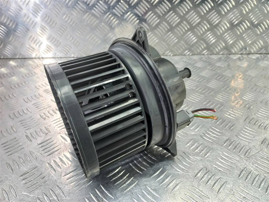 моторчик отопителя FORD Tourneo Connect  1151989, 2700 рублей, Москва