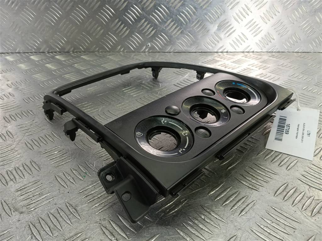 накладка торпедо SUZUKI SX4 1.6 4WD MT (112 л.с.)SX4  I рестайлинг (2009—2014) Внедорожник 7382479J00ZCA, 750 рублей, Москва