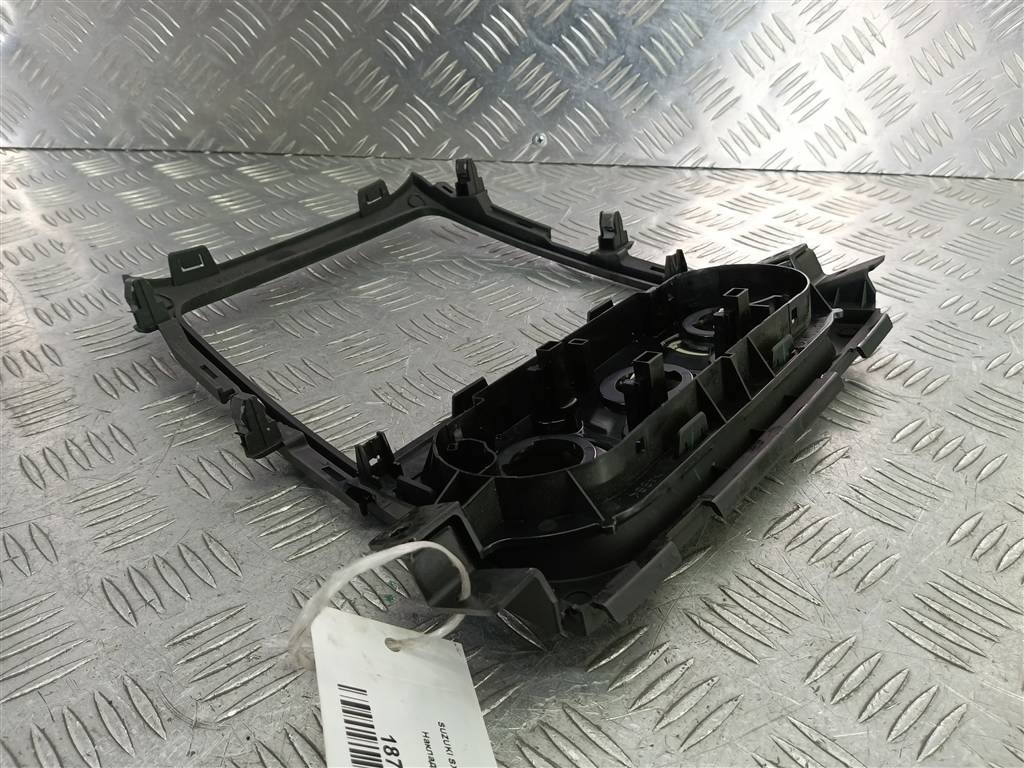 накладка торпедо SUZUKI SX4 1.6 4WD MT (112 л.с.)SX4  I рестайлинг (2009—2014) Внедорожник 7382479J00ZCA, 750 рублей, Москва