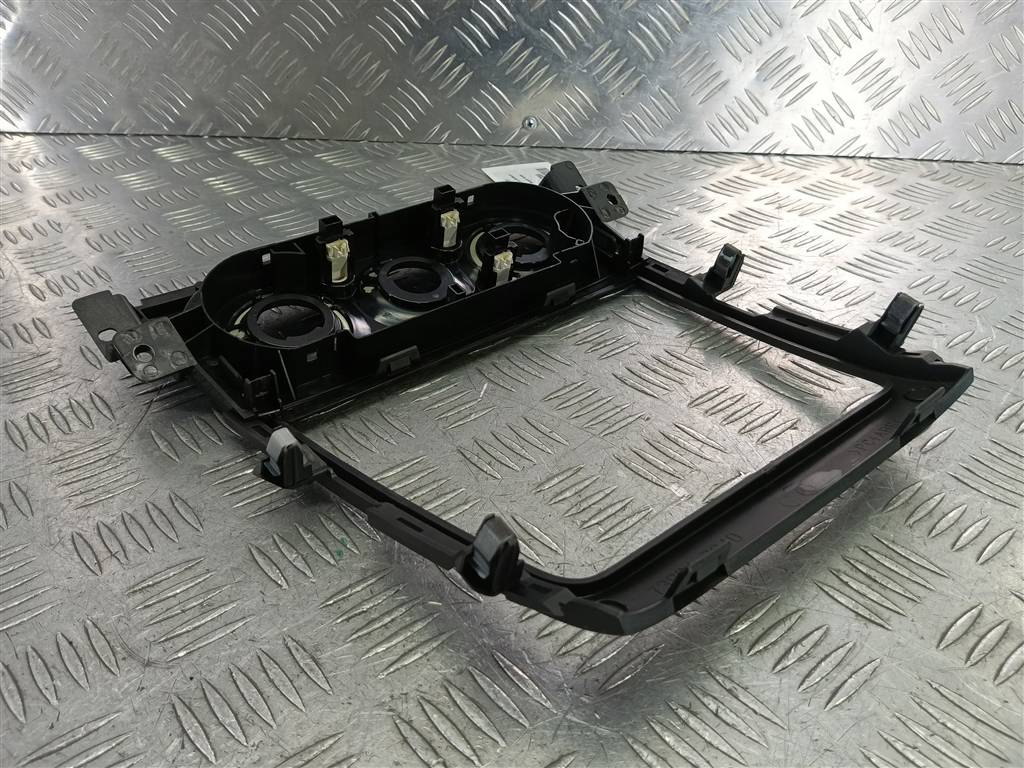 накладка торпедо SUZUKI SX4 1.6 4WD MT (112 л.с.)SX4  I рестайлинг (2009—2014) Внедорожник 7382479J00ZCA, 750 рублей, Москва