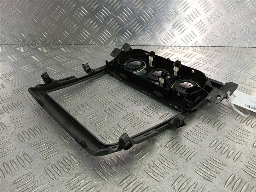 накладка торпедо SUZUKI SX4 1.6 4WD MT (112 л.с.)SX4  I рестайлинг (2009—2014) Внедорожник 7382479J00ZCA, 750 рублей, Москва