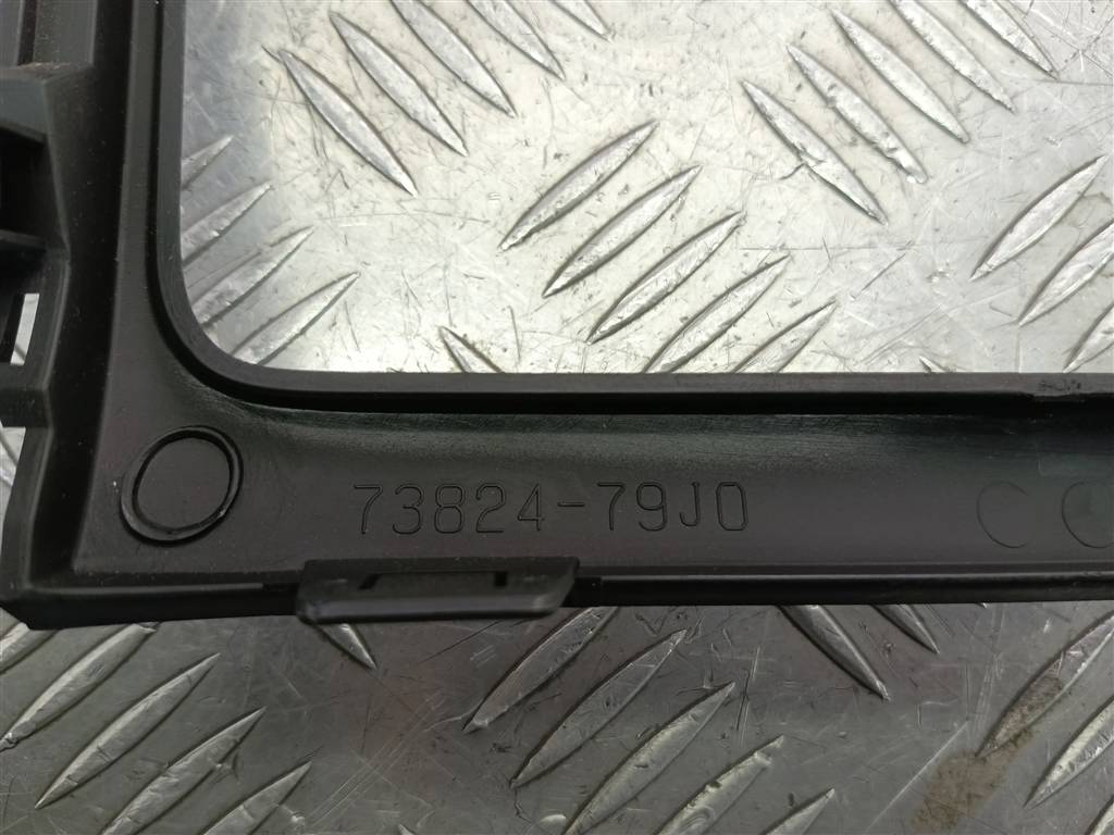 накладка торпедо SUZUKI SX4 1.6 4WD MT (112 л.с.)SX4  I рестайлинг (2009—2014) Внедорожник 7382479J00ZCA, 750 рублей, Москва