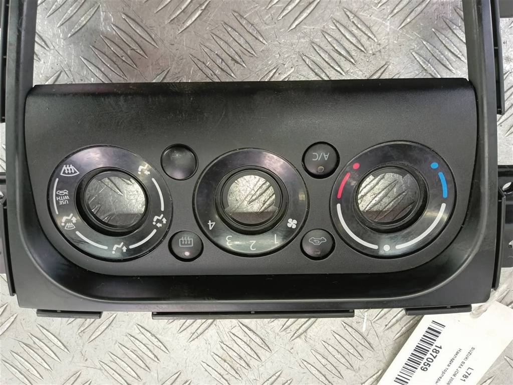 накладка торпедо SUZUKI SX4 1.6 4WD MT (112 л.с.)SX4  I рестайлинг (2009—2014) Внедорожник 7382479J00ZCA, 750 рублей, Москва