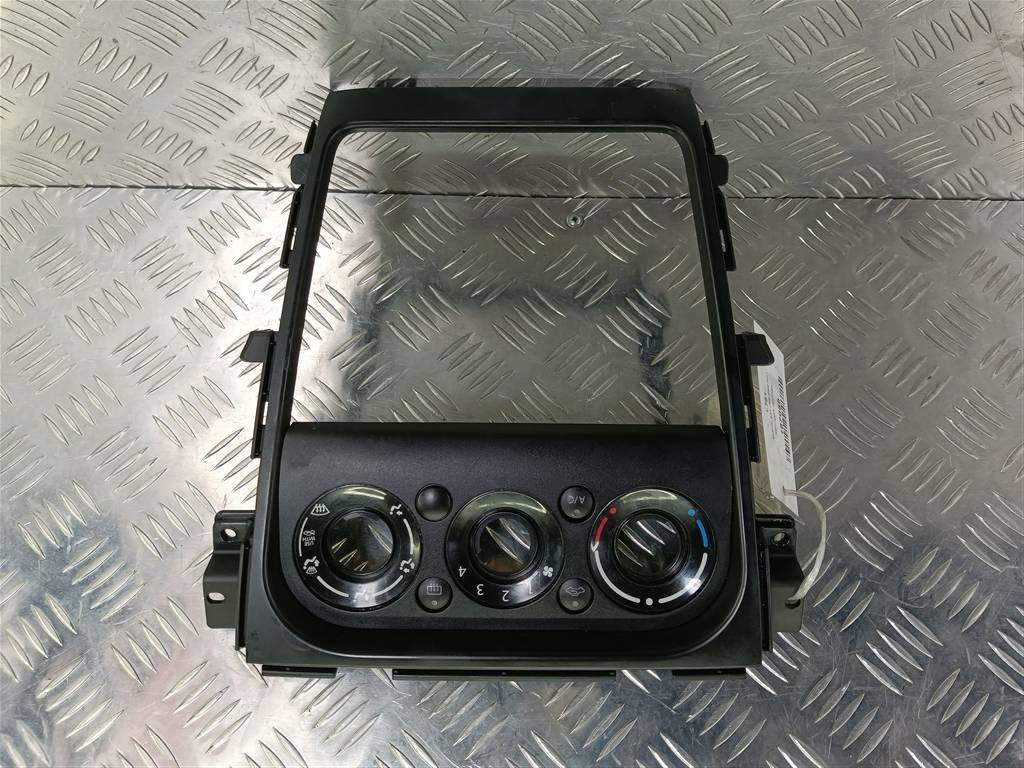 накладка торпедо SUZUKI SX4 1.6 4WD MT (112 л.с.)SX4  I рестайлинг (2009—2014) Внедорожник 7382479J00ZCA, 750 рублей, Москва