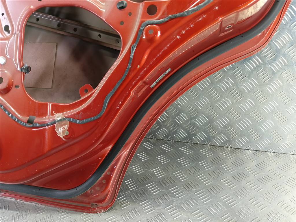 дверь SUZUKI SX4 1.6 4WD MT (112 л.с.)SX4  I рестайлинг (2009—2014) Внедорожник 6800380810, 7420 рублей, Москва