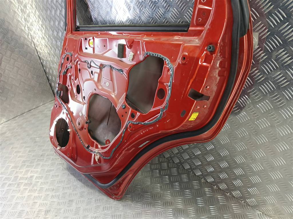 дверь SUZUKI SX4 1.6 4WD MT (112 л.с.)SX4  I рестайлинг (2009—2014) Внедорожник 6800380810, 7420 рублей, Москва