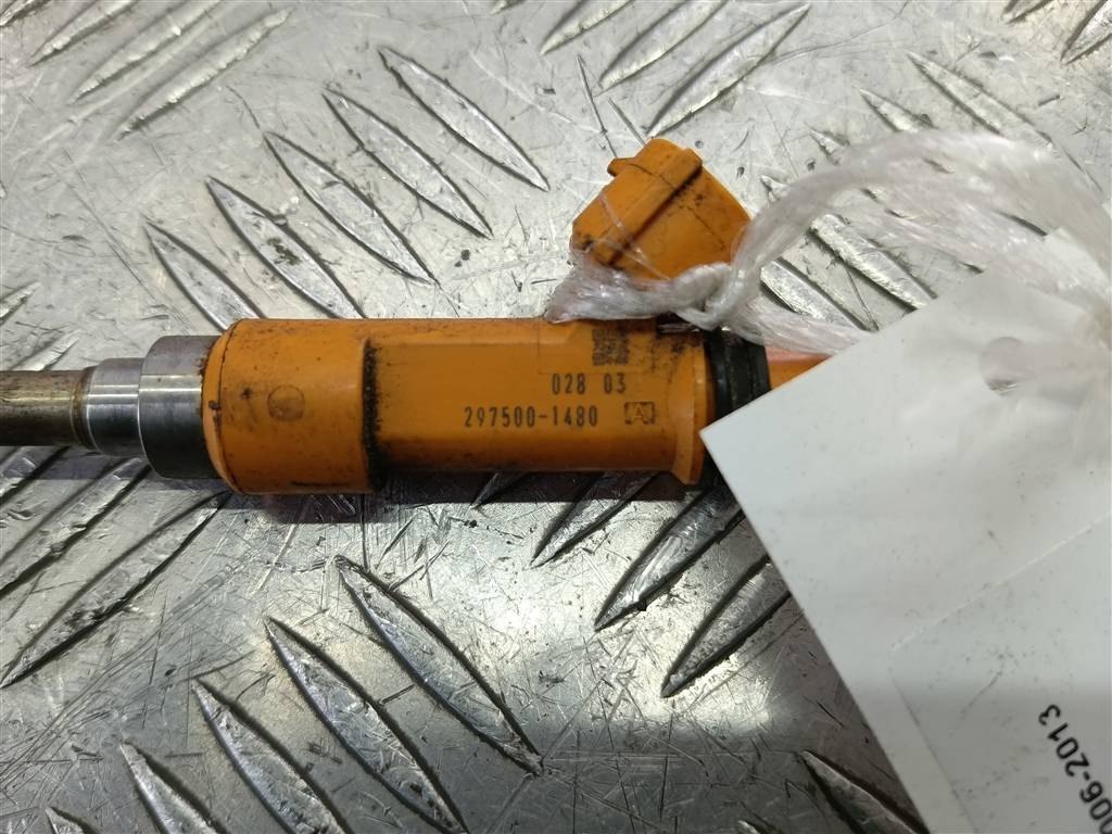 форсунка топливная SUZUKI SX4 1.6 4WD MT (112 л.с.)SX4  I рестайлинг (2009—2014) Внедорожник 1571054LA0, 2130 рублей, Москва