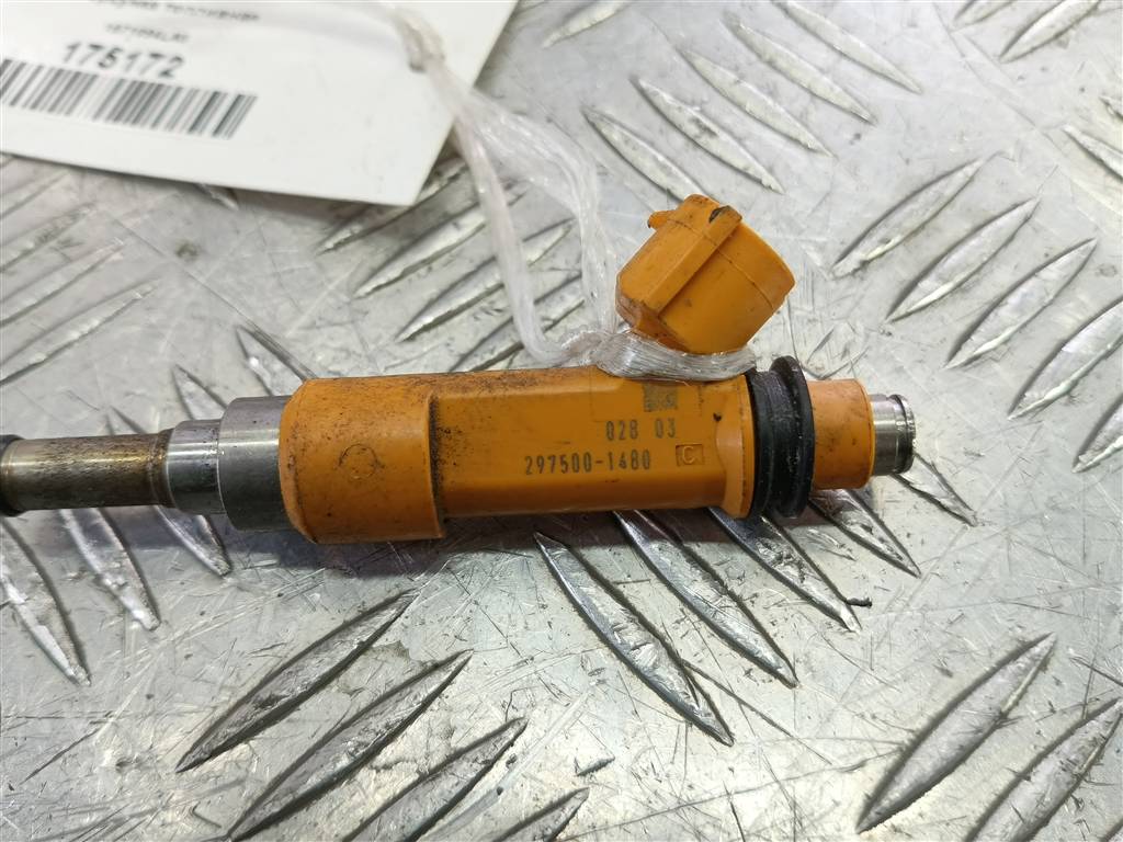 форсунка топливная SUZUKI SX4 1.6 4WD MT (112 л.с.)SX4  I рестайлинг (2009—2014) Внедорожник 1571054LA0, 2130 рублей, Москва