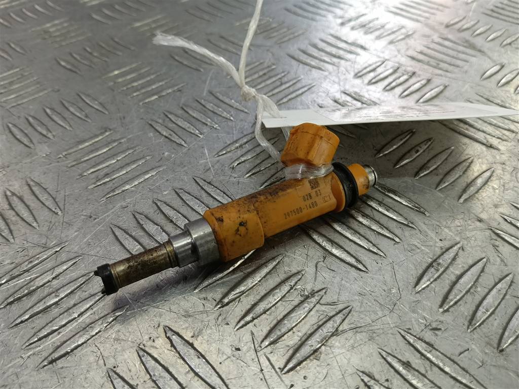 форсунка топливная SUZUKI SX4 1.6 4WD MT (112 л.с.)SX4  I рестайлинг (2009—2014) Внедорожник 1571054LA0, 2130 рублей, Москва