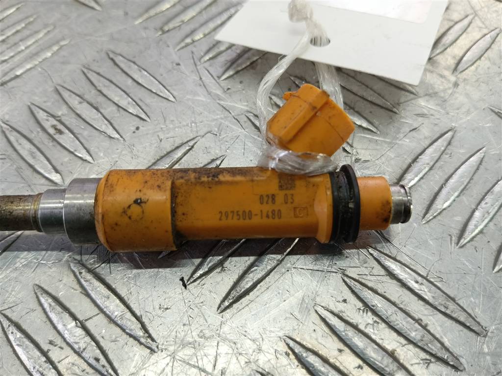 форсунка топливная SUZUKI SX4 1.6 4WD MT (112 л.с.)SX4  I рестайлинг (2009—2014) Внедорожник 1571054LA0, 2130 рублей, Москва