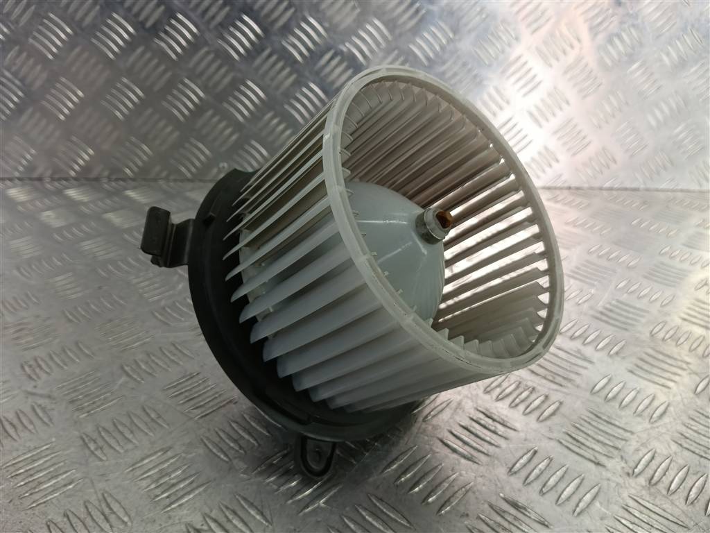 моторчик отопителя SUZUKI SX4 1.6 4WD MT (112 л.с.)SX4  I рестайлинг (2009—2014) Внедорожник 7415080J00, 1320 рублей, Москва