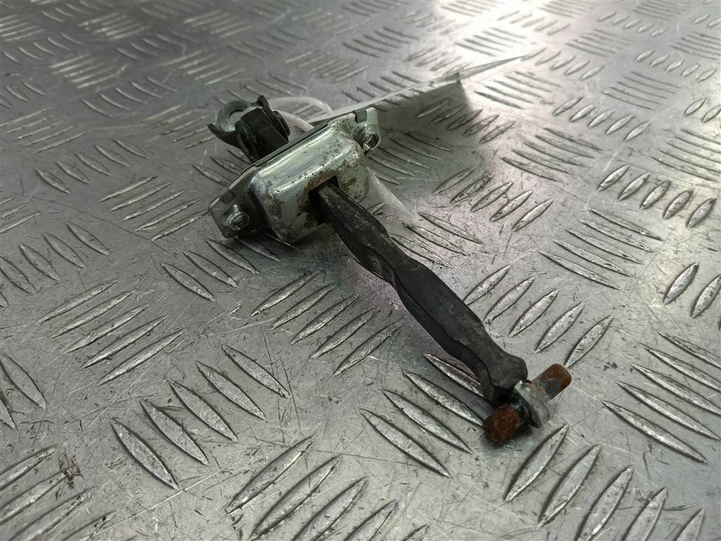 ограничитель двери SUZUKI SX4 1.6 4WD MT (112 л.с.)SX4  I рестайлинг (2009—2014) Внедорожник 8183057L01, 630 рублей, Москва