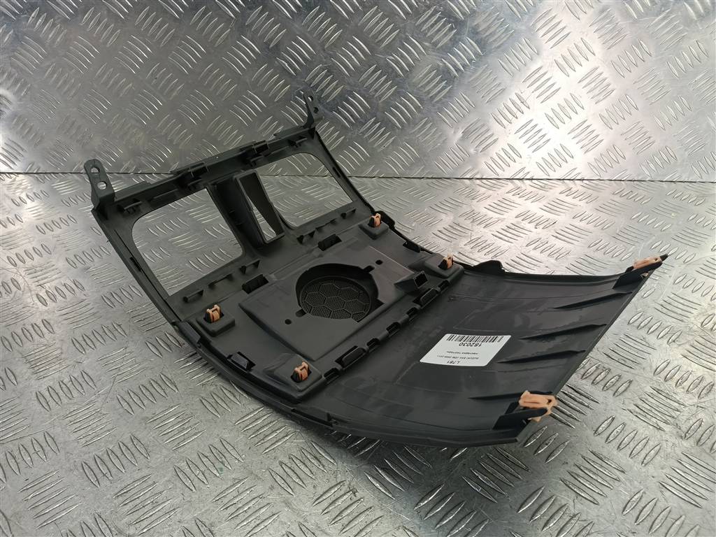 накладка торпедо SUZUKI SX4 1.6 4WD MT (112 л.с.)SX4  I рестайлинг (2009—2014) Внедорожник 7382380J10P4Z, 980 рублей, Москва