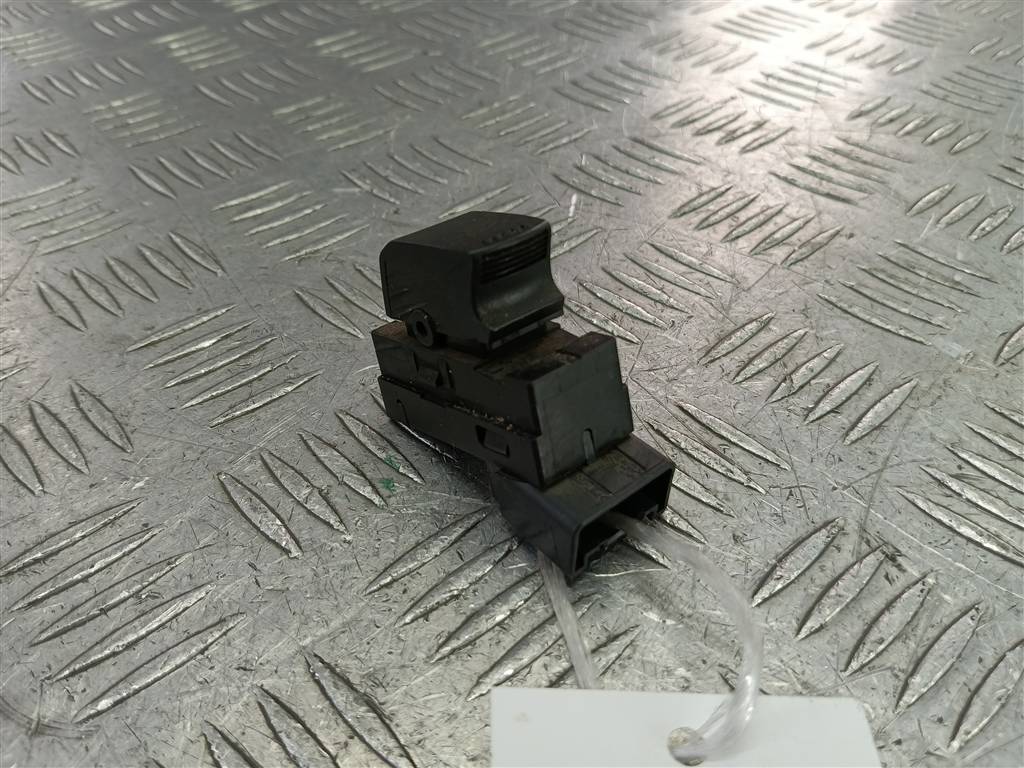 кнопка стеклоподъемника SUZUKI SX4 1.6 4WD MT (112 л.с.)SX4  I рестайлинг (2009—2014) Внедорожник 3799562J00, 520 рублей, Москва