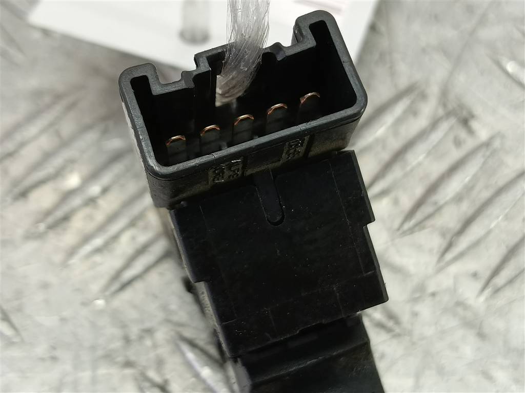 кнопка стеклоподъемника SUZUKI SX4 1.6 4WD MT (112 л.с.)SX4  I рестайлинг (2009—2014) Внедорожник 3799562J00, 520 рублей, Москва