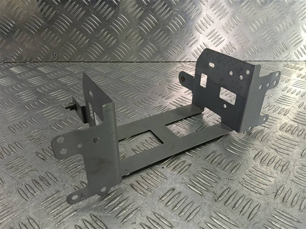 кронштейн магнитолы SUZUKI SX4 1.6 4WD MT (112 л.с.)SX4  I рестайлинг (2009—2014) Внедорожник 3932179J00, 750 рублей, Москва