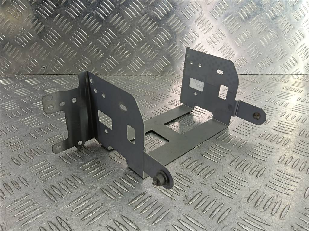 кронштейн магнитолы SUZUKI SX4 1.6 4WD MT (112 л.с.)SX4  I рестайлинг (2009—2014) Внедорожник 3932179J00, 750 рублей, Москва