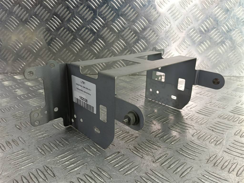 кронштейн магнитолы SUZUKI SX4 1.6 4WD MT (112 л.с.)SX4  I рестайлинг (2009—2014) Внедорожник 3932179J00, 750 рублей, Москва