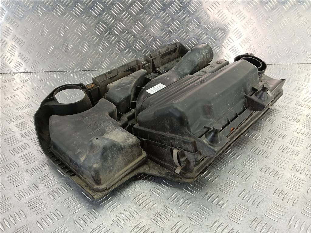 корпус воздушного фильтра SUZUKI SX4 1.6 4WD MT (112 л.с.)SX4  I рестайлинг (2009—2014) Внедорожник 1370054LA0, 5000 рублей, Москва