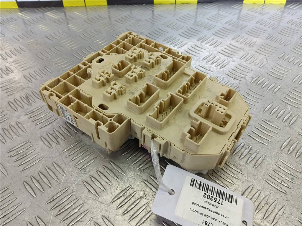 блок предохранителей SUZUKI SX4 1.6 4WD MT (112 л.с.)SX4  I рестайлинг (2009—2014) Внедорожник 3678055L22, 2700 рублей, Москва