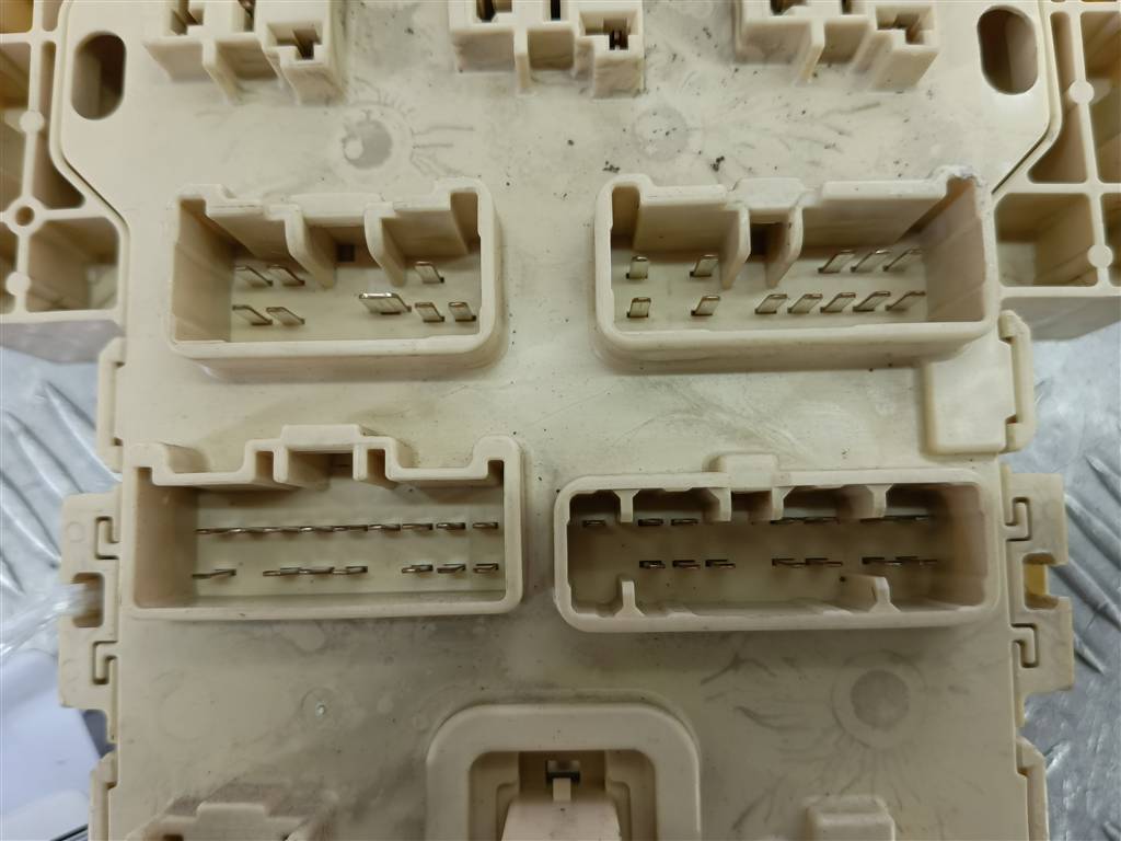 блок предохранителей SUZUKI SX4 1.6 4WD MT (112 л.с.)SX4  I рестайлинг (2009—2014) Внедорожник 3678055L22, 2700 рублей, Москва