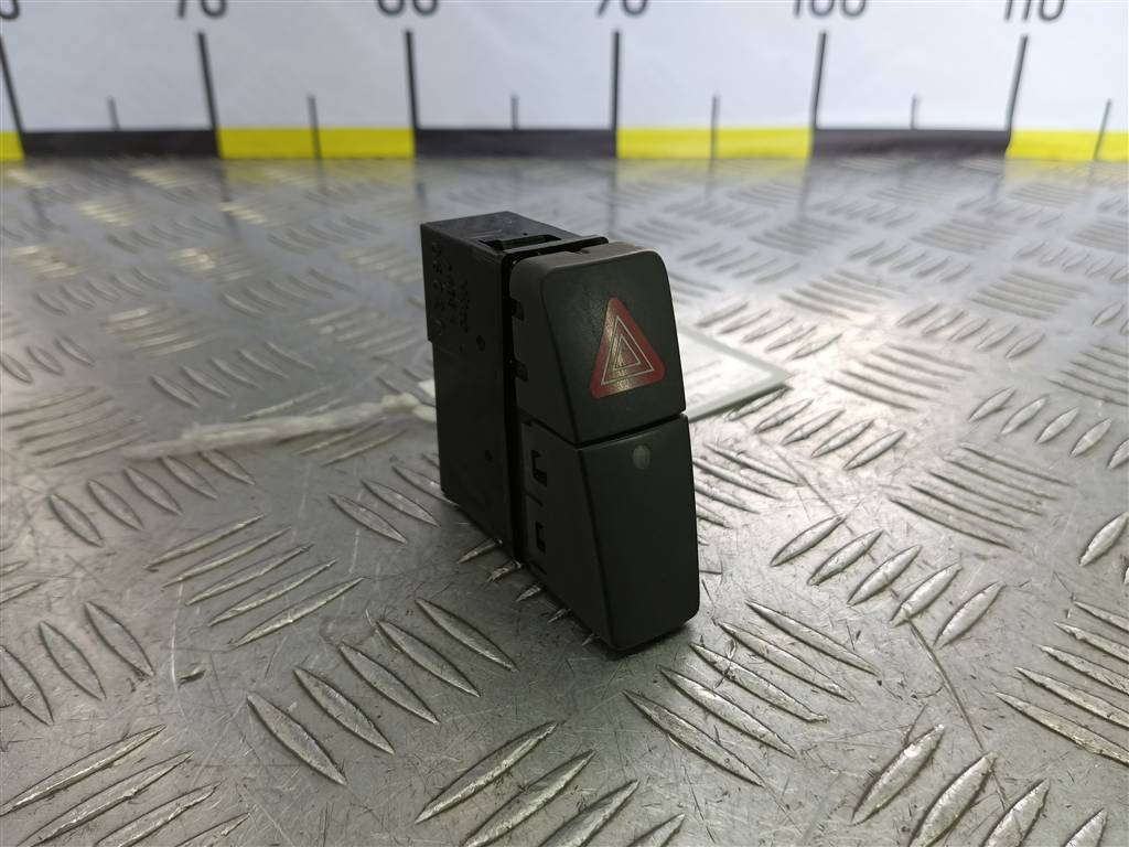 кнопка аварийной сигнализации SUZUKI SX4 1.6 4WD MT (112 л.с.)SX4  I рестайлинг (2009—2014) Внедорожник 3743054L00P4Z, 630 рублей, Москва