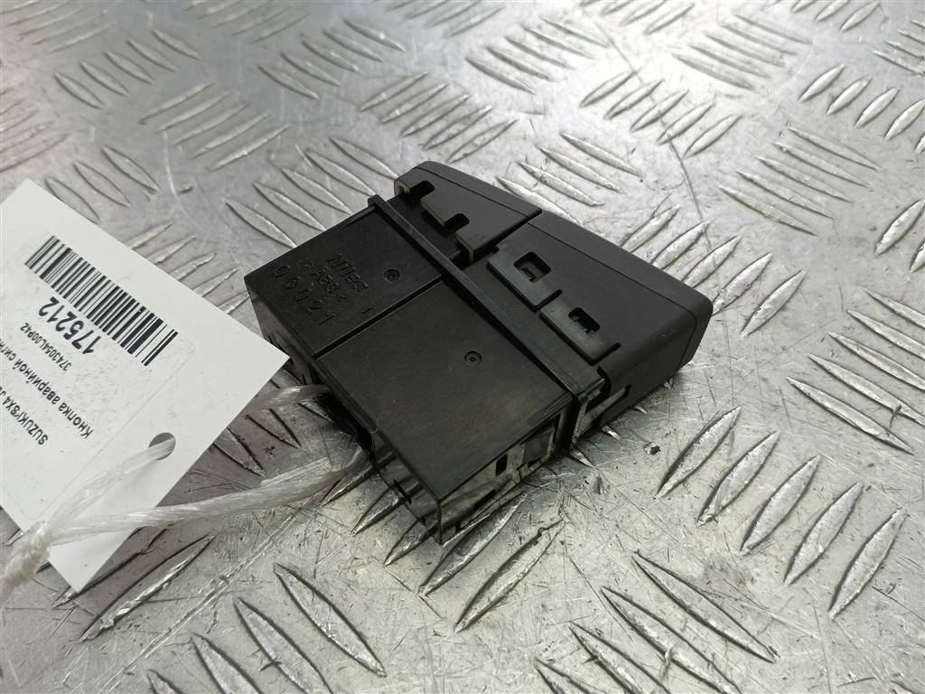 кнопка аварийной сигнализации SUZUKI SX4 1.6 4WD MT (112 л.с.)SX4  I рестайлинг (2009—2014) Внедорожник 3743054L00P4Z, 630 рублей, Москва