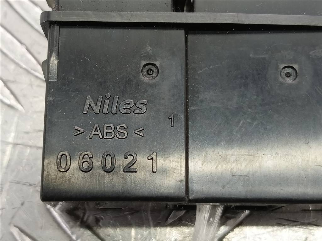 кнопка аварийной сигнализации SUZUKI SX4 1.6 4WD MT (112 л.с.)SX4  I рестайлинг (2009—2014) Внедорожник 3743054L00P4Z, 630 рублей, Москва