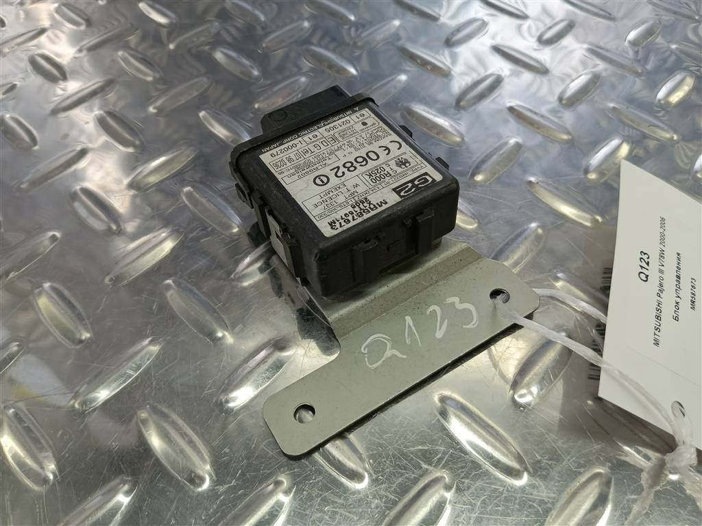 блок управления MITSUBISHI PAJERO  MR587673, 750 рублей, Москва