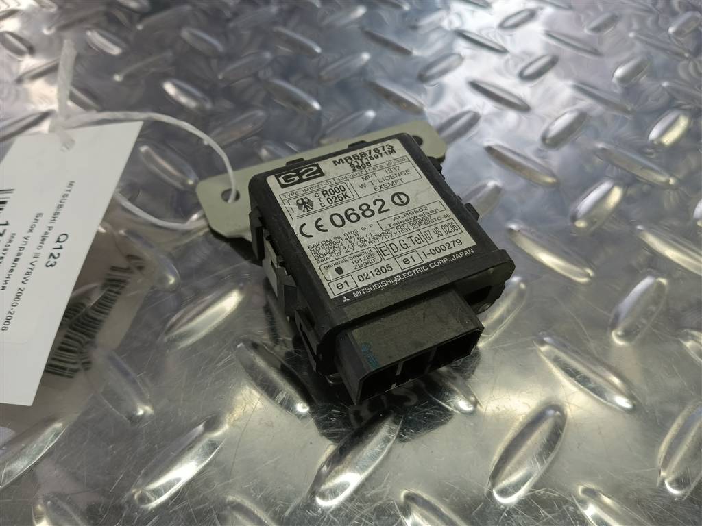 блок управления MITSUBISHI PAJERO  MR587673, 750 рублей, Москва