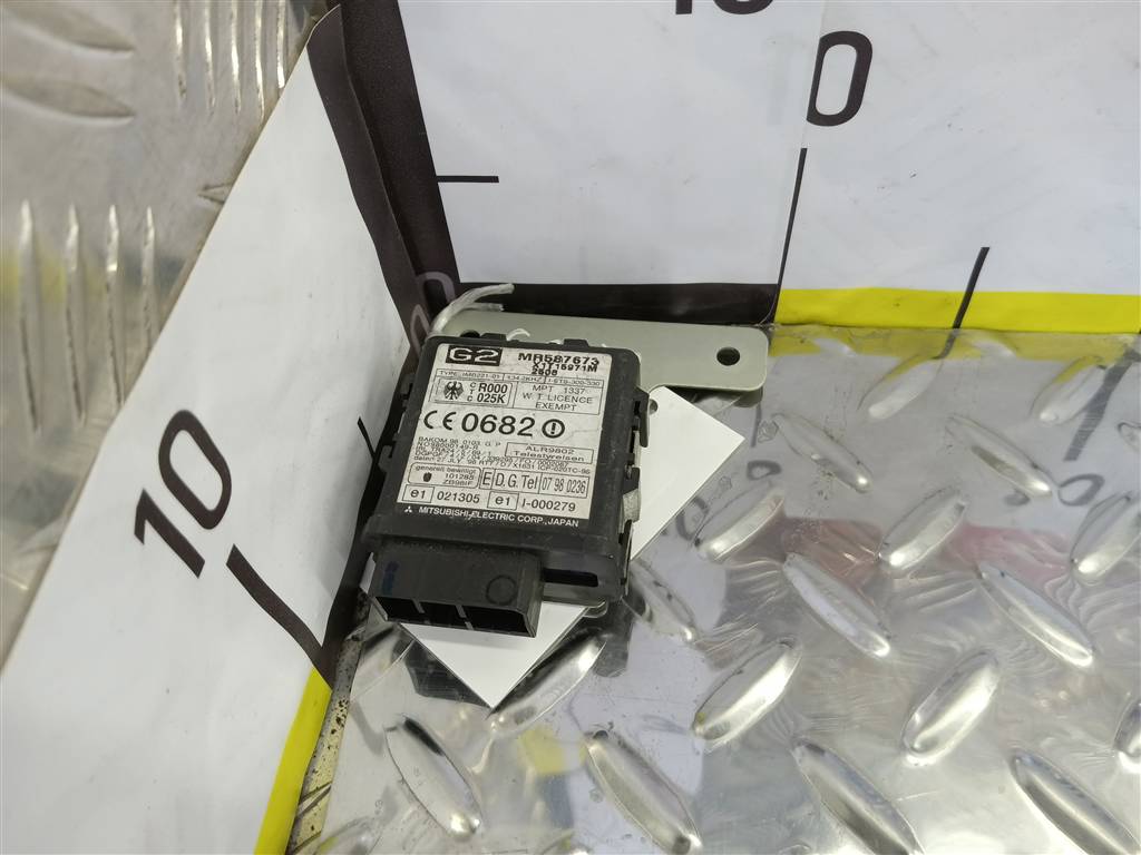 блок управления MITSUBISHI PAJERO  MR587673, 750 рублей, Москва