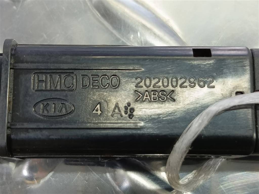 кнопка противотуманки Hyundai SANTA FE  937302B800HZ, 520 рублей, Москва